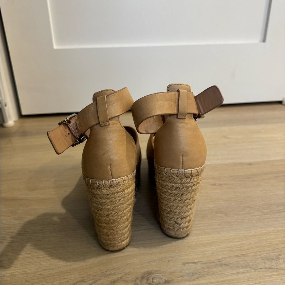 Tan Espadrilles, Gianni Bini